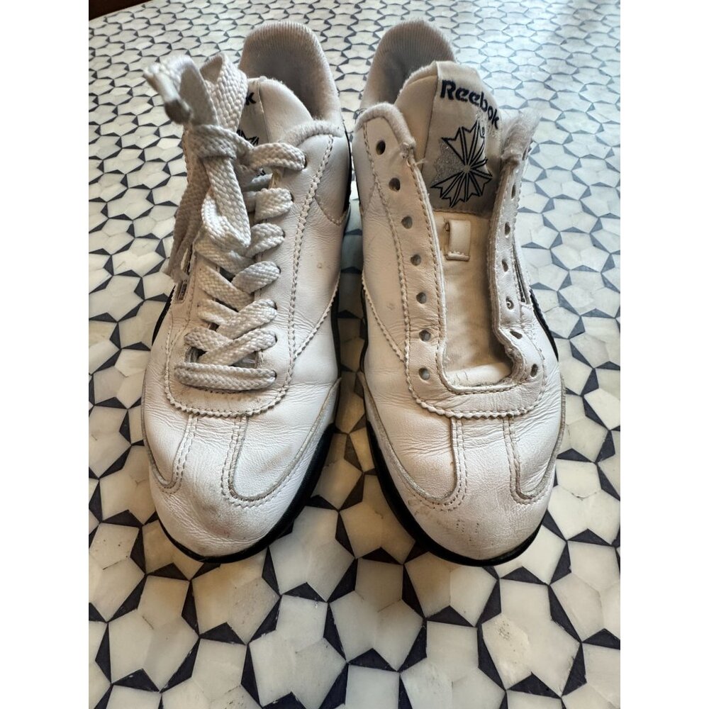 Vintage Reebok Classics White Leather Sneakers - Size 8